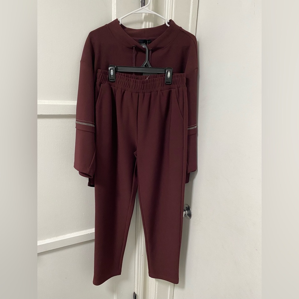 Joh Apparel 🔥(NEW SET) size:M, color:burgundy